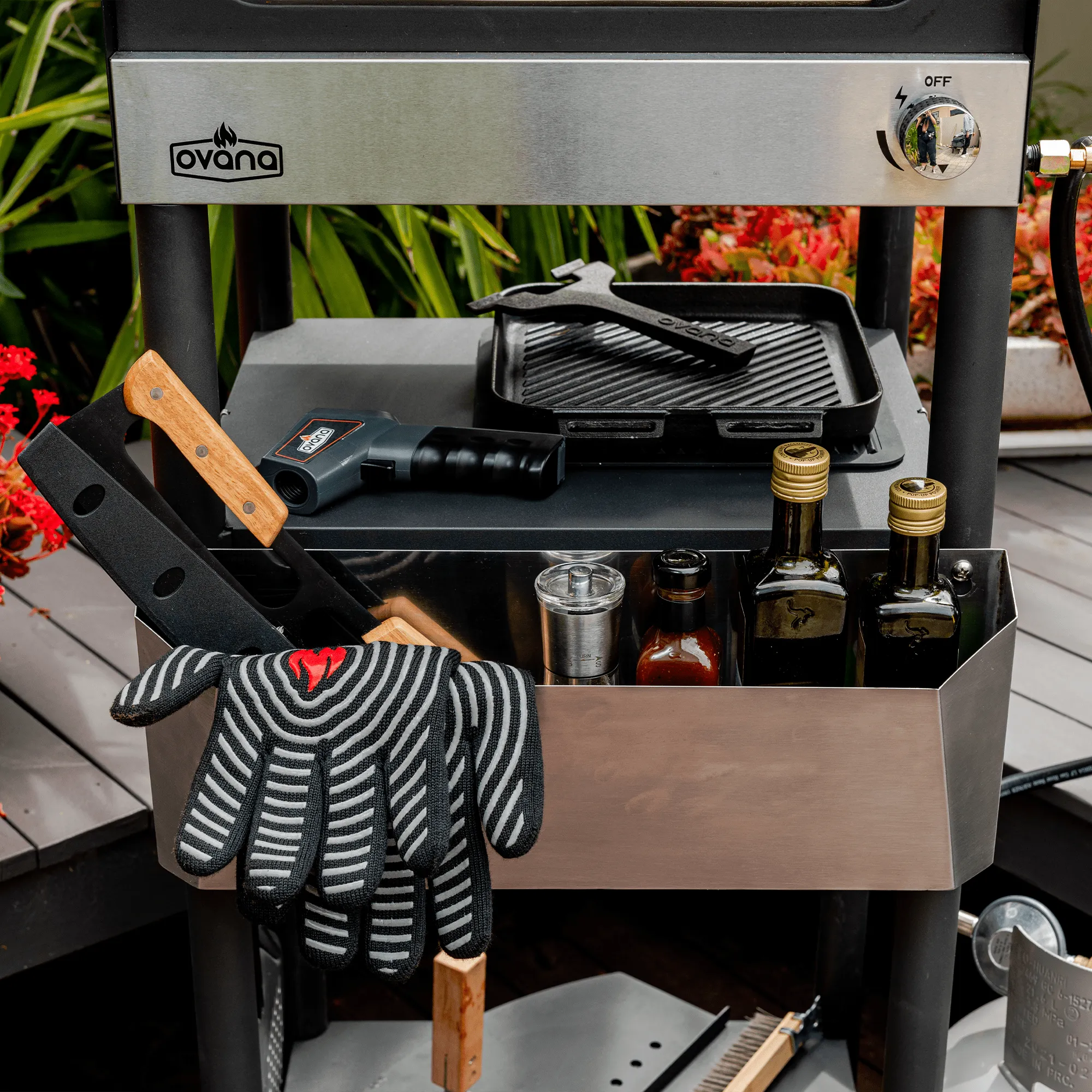 Adjustable Ovana Pizza Oven Stand with Durable Design for Outdoor Cooking