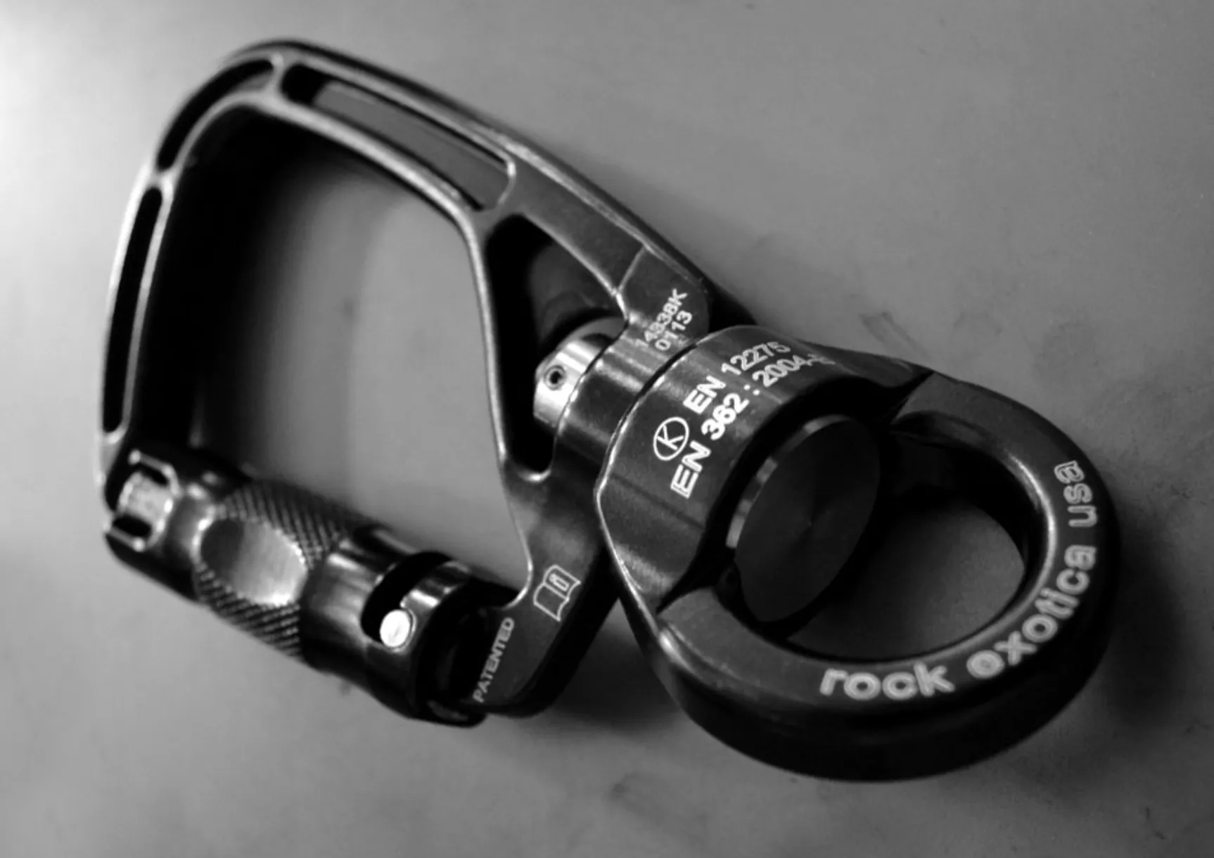 SwivaEye Auto-Lock Carabiner